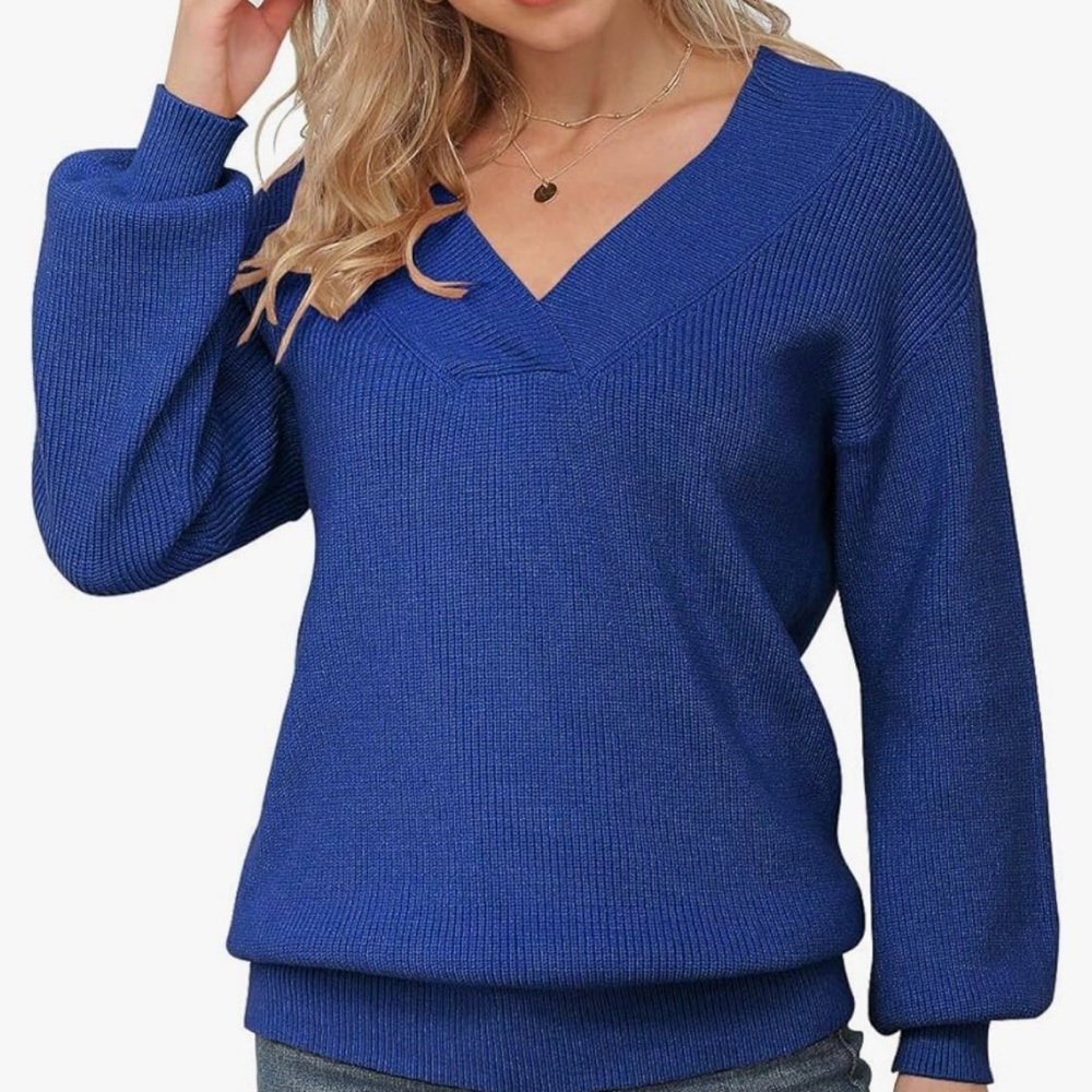 Cozy Blue V-Neck Sweater with Balloon Sleeves